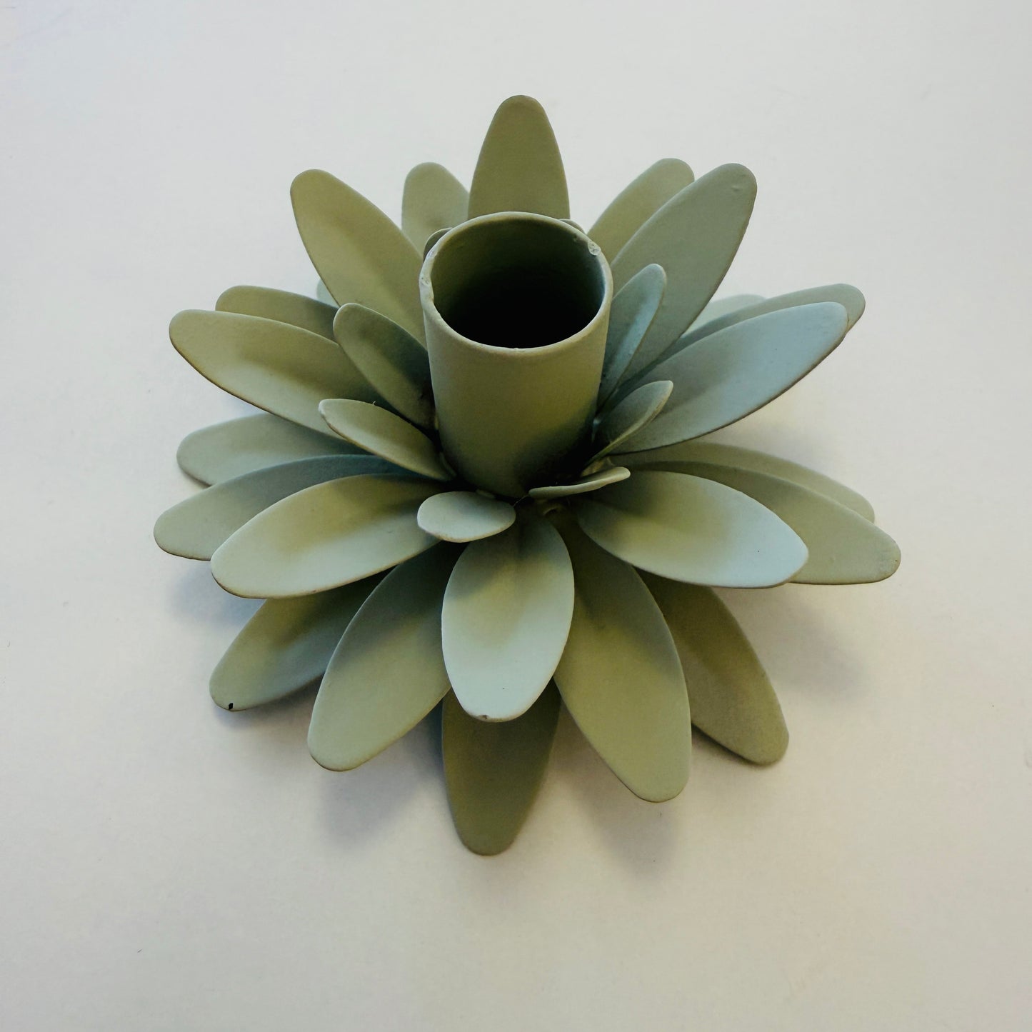 Madleys Kerzenhalter Blume pastell grün für dünne Kerze