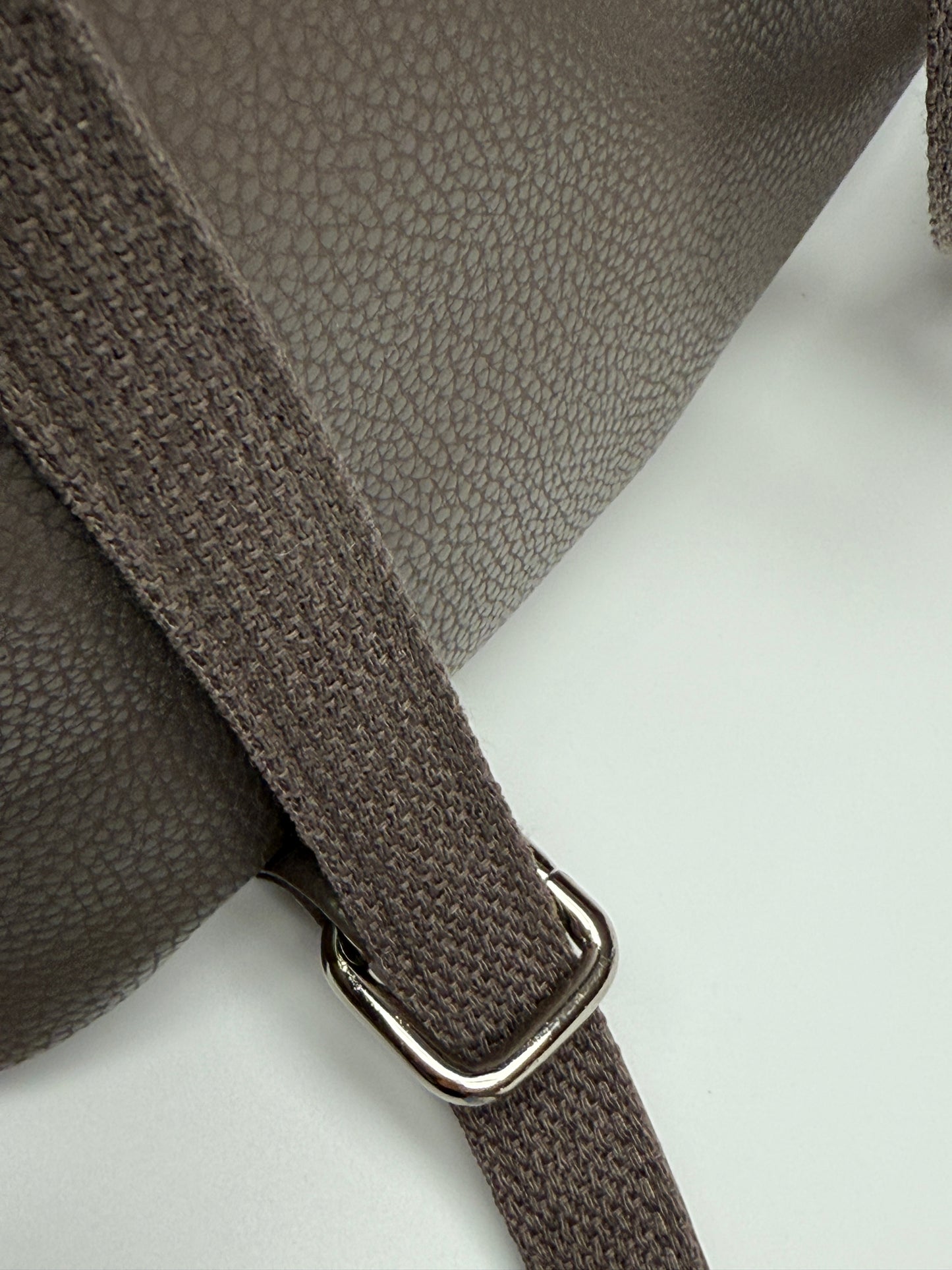 Handtasche / Rucksack FLORA taupe dunkel