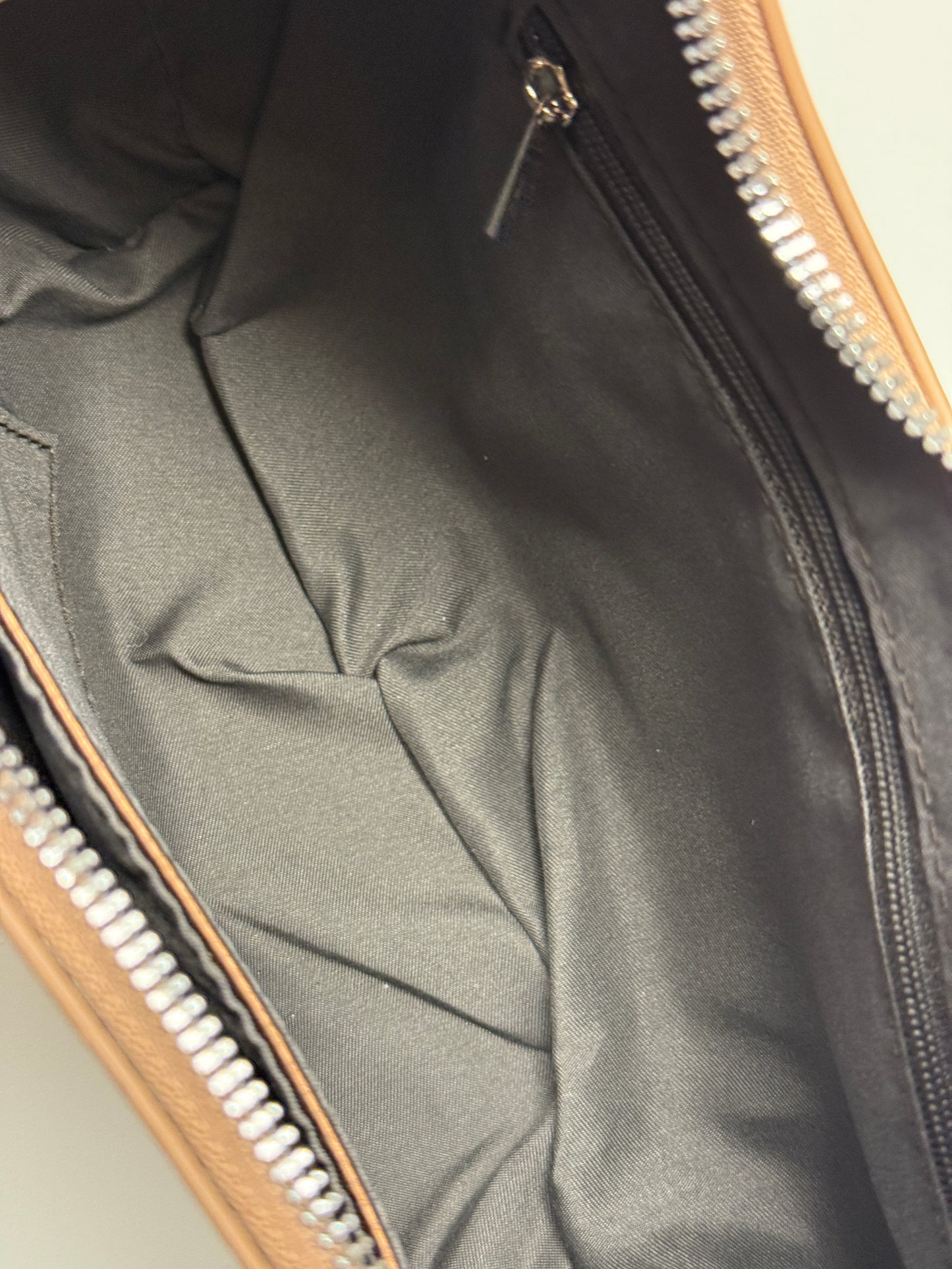 Handtasche ENVELOPE cognac