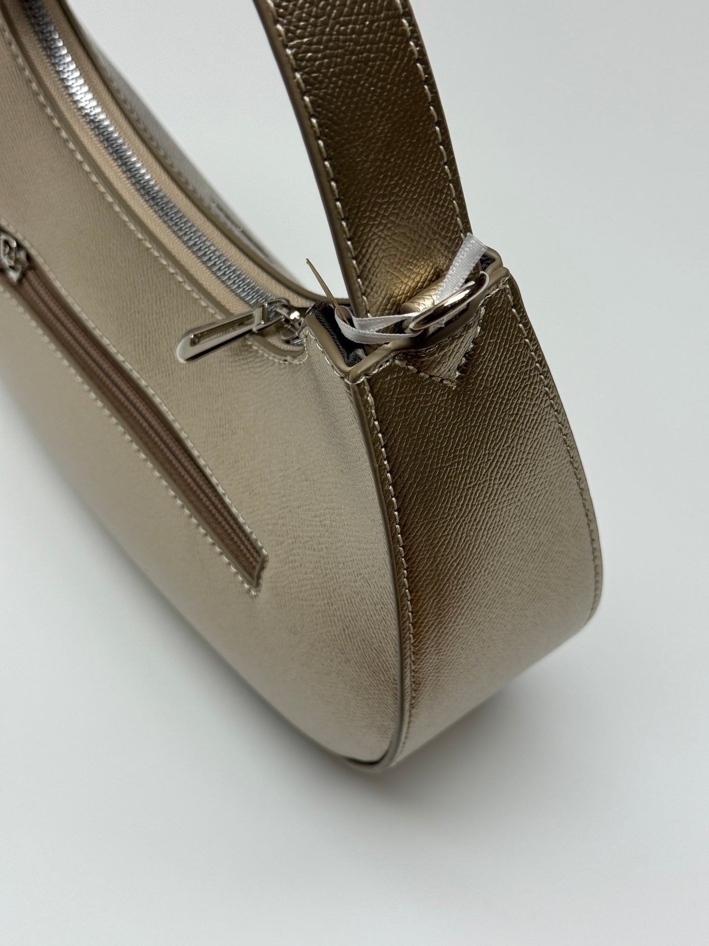 Handtasche HALFMOON gold metallic
