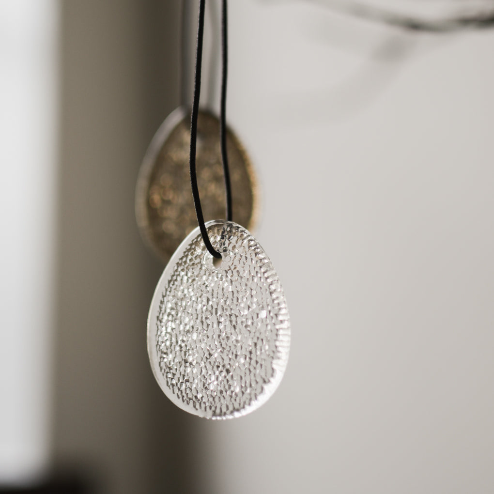 DBKD Anhänger AIRY Ei aus Strukturglas