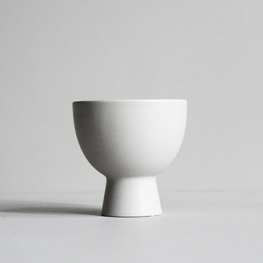 DBKD FIGURE Vase / Pflanzgefäß / Übertopf weiß klein