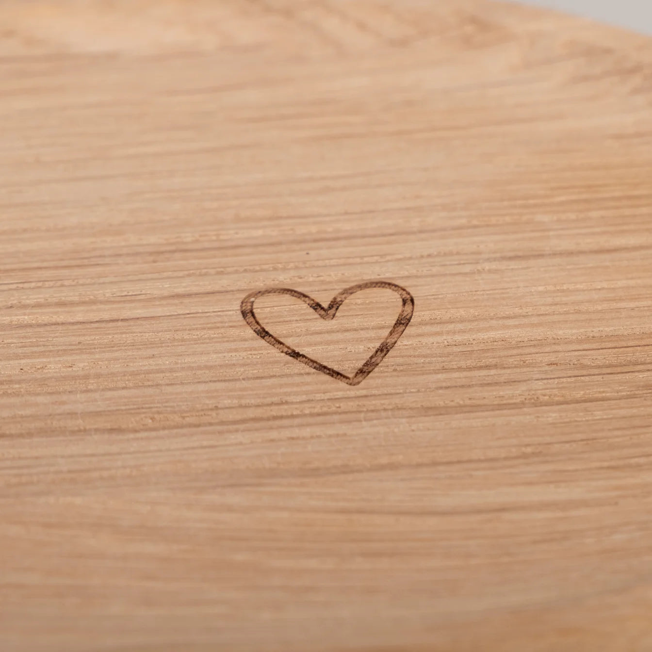 Eulenschnitt ovales Tablett Holz Herz