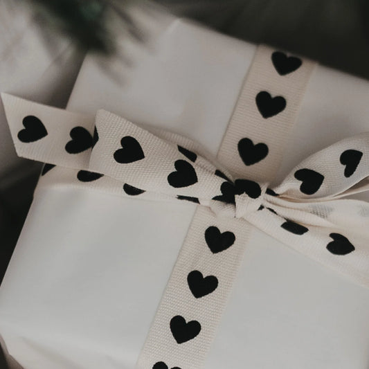 Eulenschnitt Geschenkband HERZEN 5 m