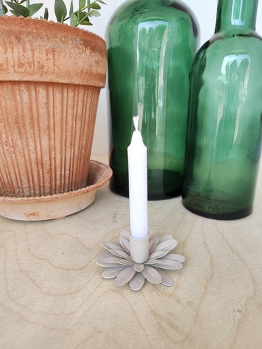 Madleys Kerzenhalter Blume greige für dünne Kerze