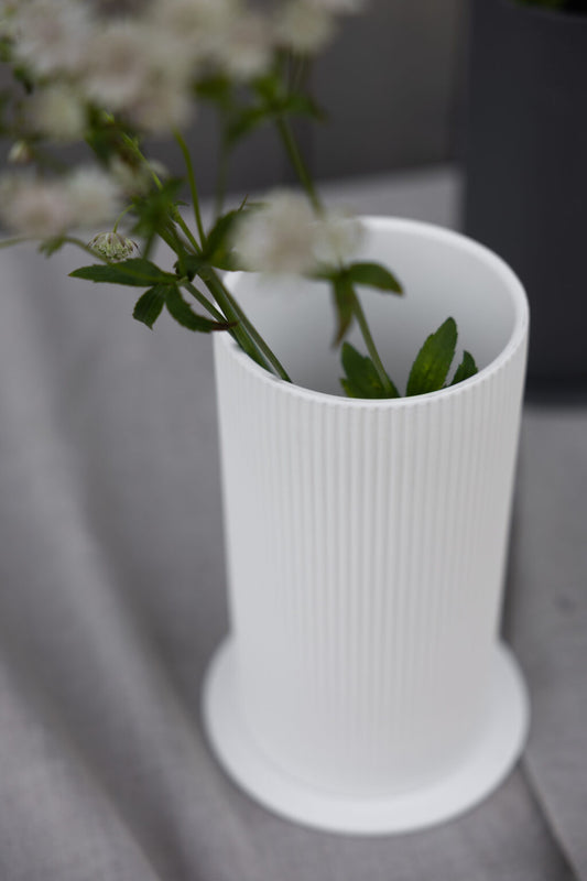 Storefactory Vase Ede matt weiß mit Rillen