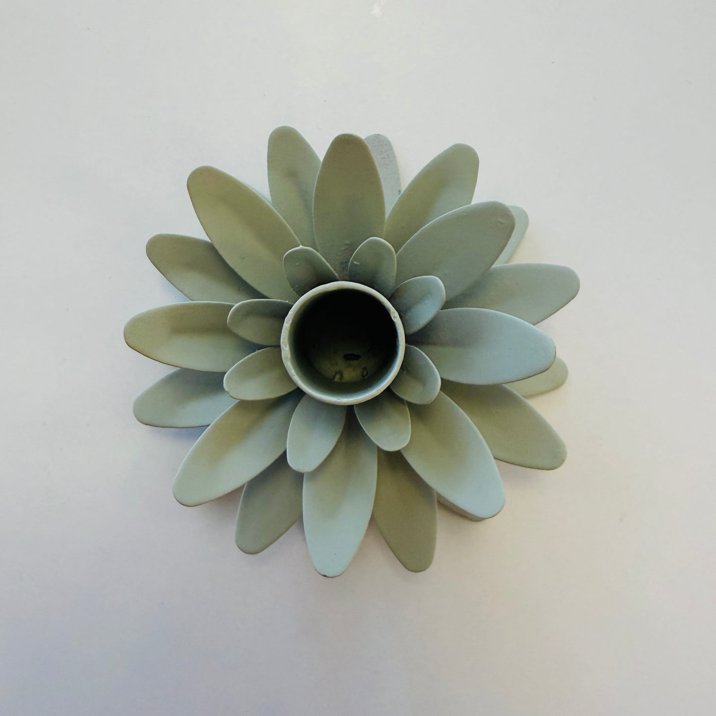 Madleys Kerzenhalter Blume pastell grün für dünne Kerze