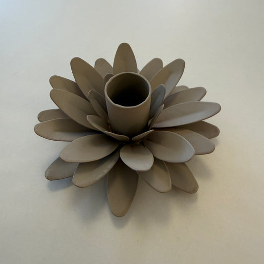 Madleys Kerzenhalter Blume greige für dünne Kerze