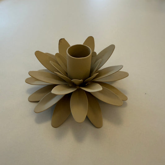 Madleys Kerzenhalter Blume für dünne Kerze creme