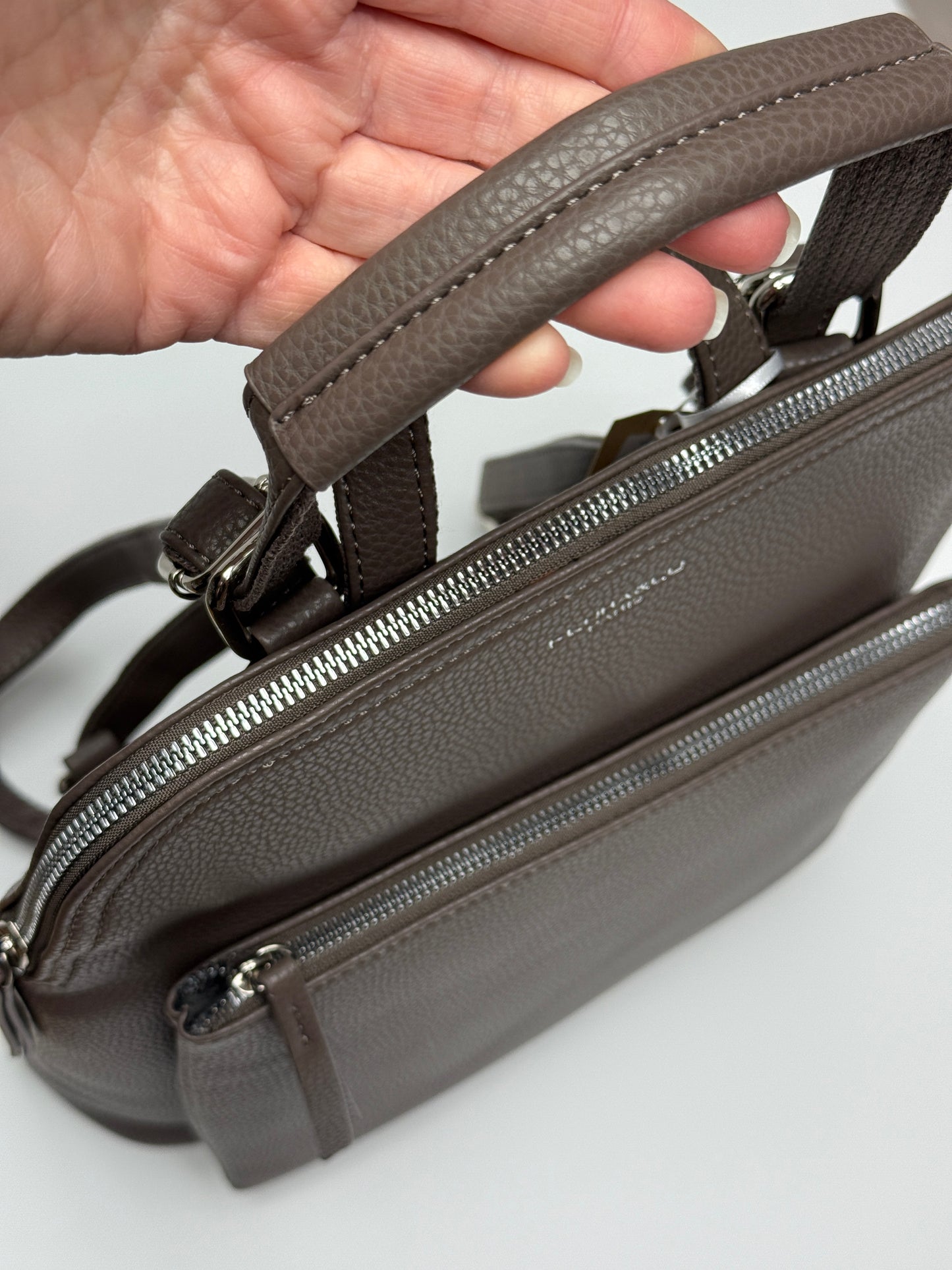 Handtasche / Rucksack FLORA taupe dunkel