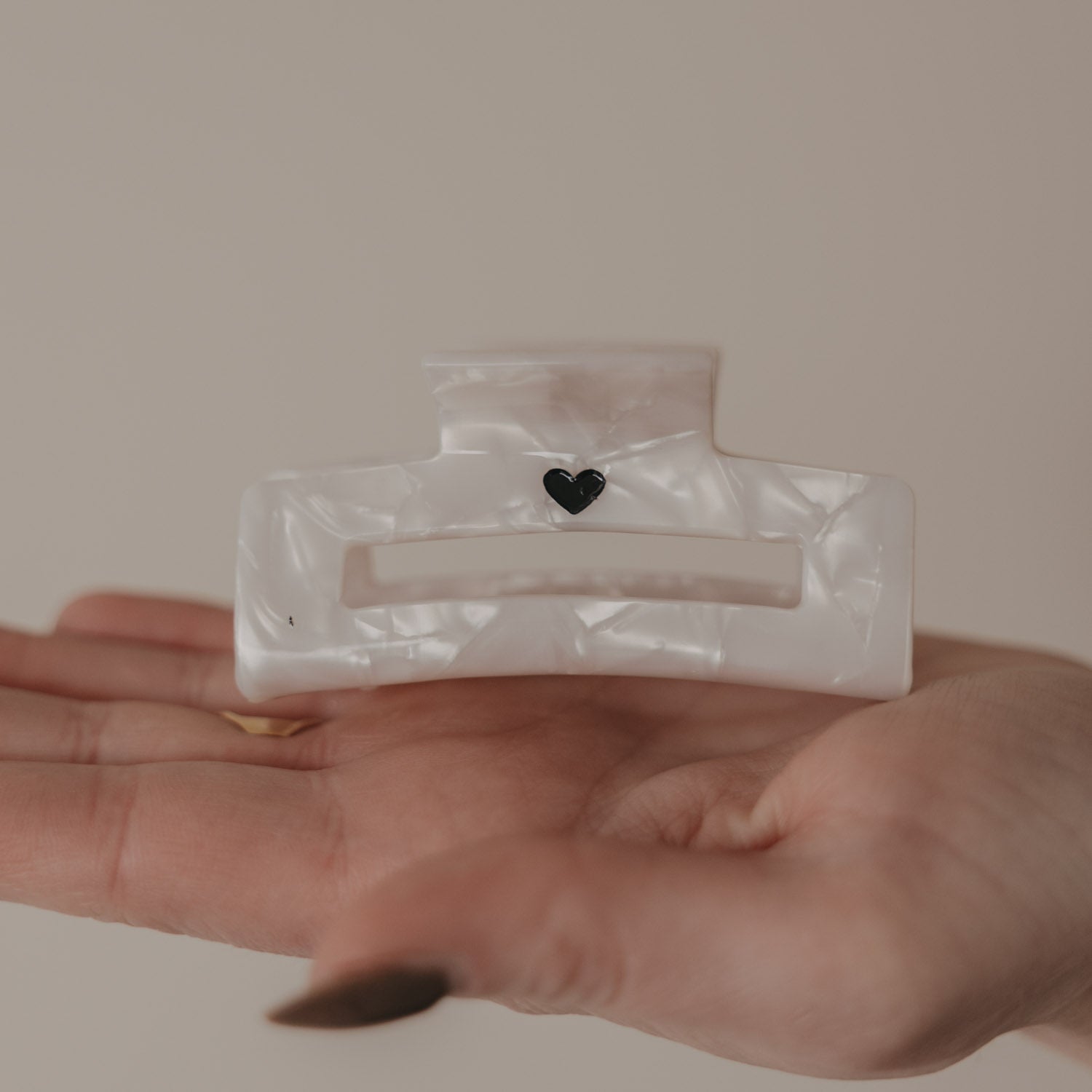 Eulenschnitt Haarspange eckig groß HERZ schwarz Pearl
