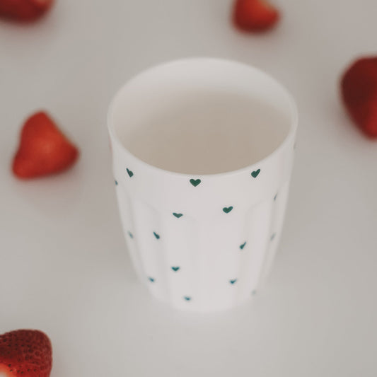Eulenschnitt Porzellan Becher kleine Herzen grün