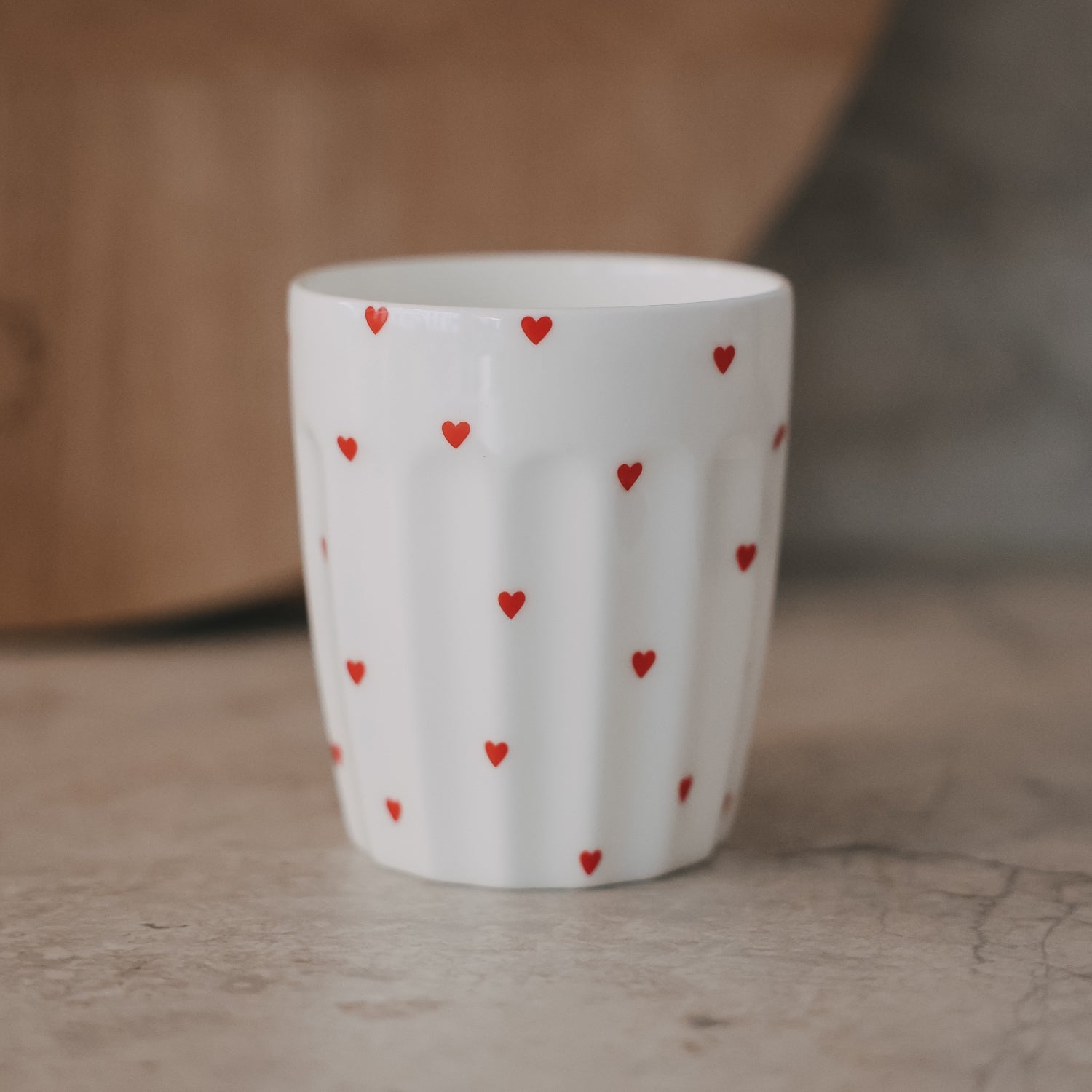 Eulenschnitt Porzellan Becher kleine Herzen rot
