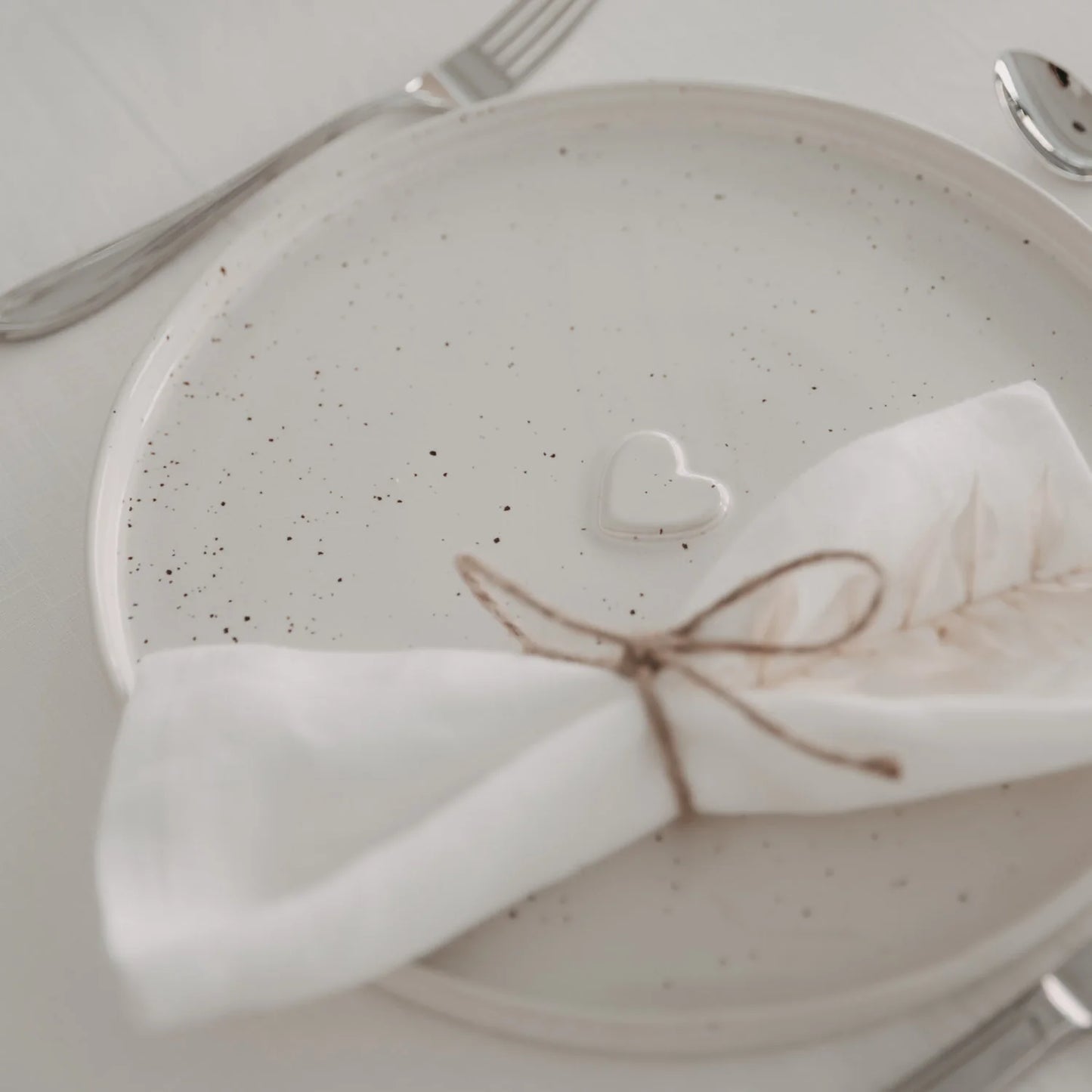 Eulenschnitt Teller / Tablett HERZ 27 cm