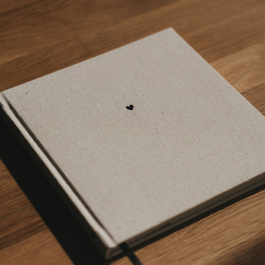 Eulenschnitt Buch leinen Herz blanko