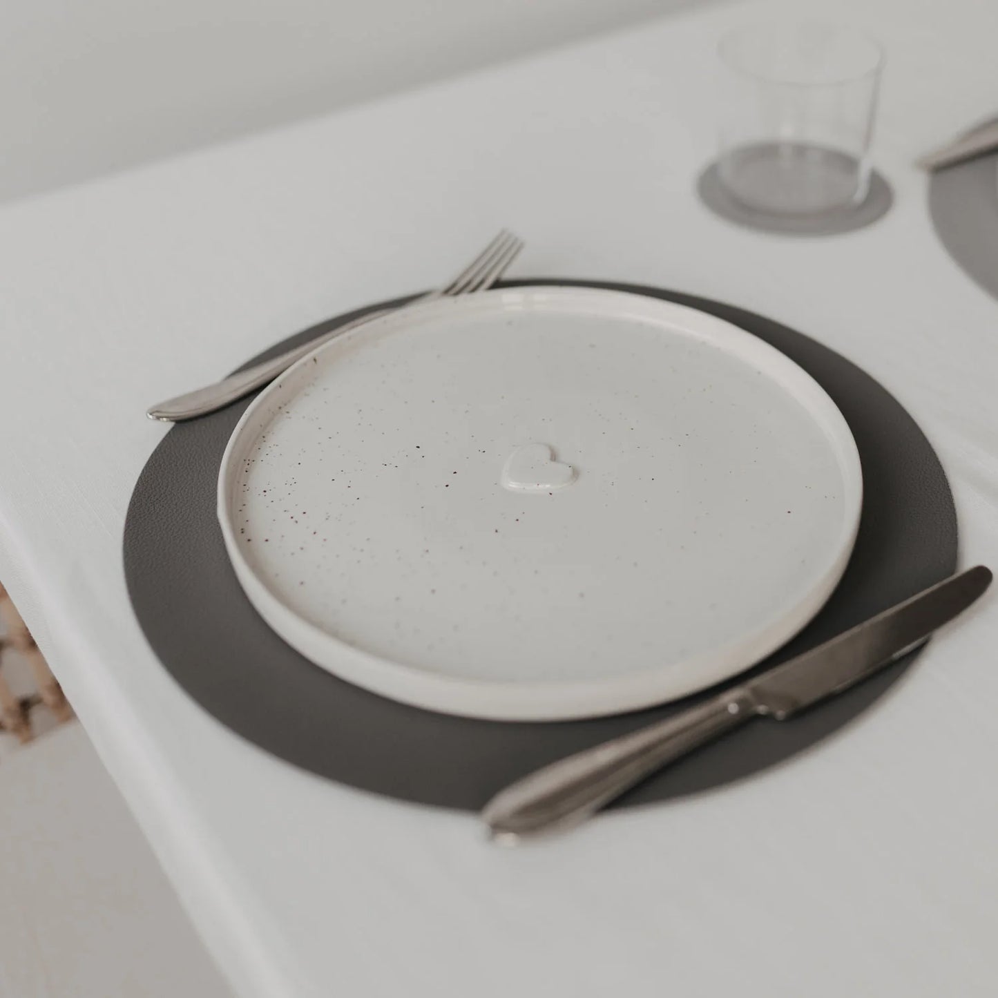 Eulenschnitt wendbares Platzset HERZ grau