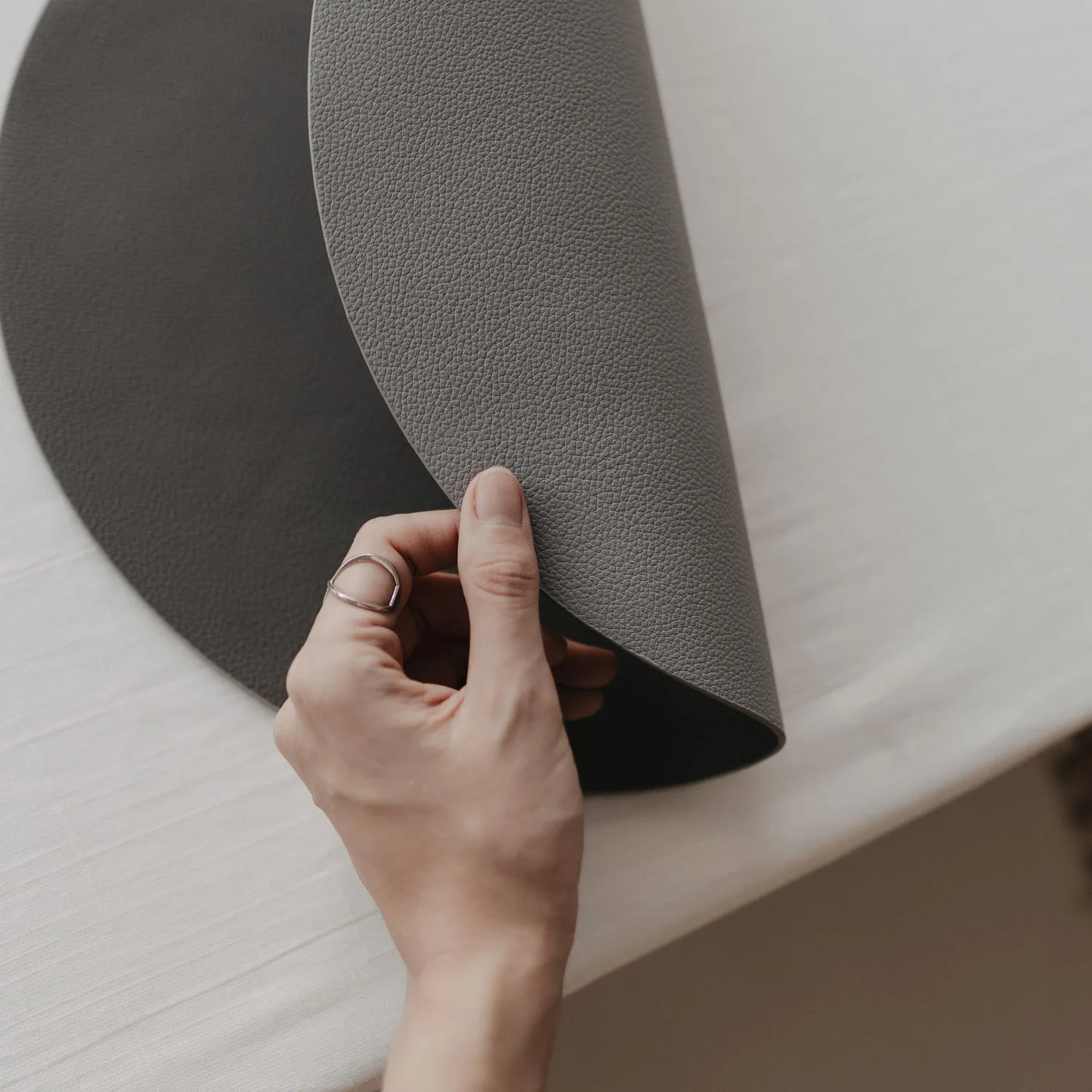 Eulenschnitt wendbares Platzset WIE SCHÖN grau