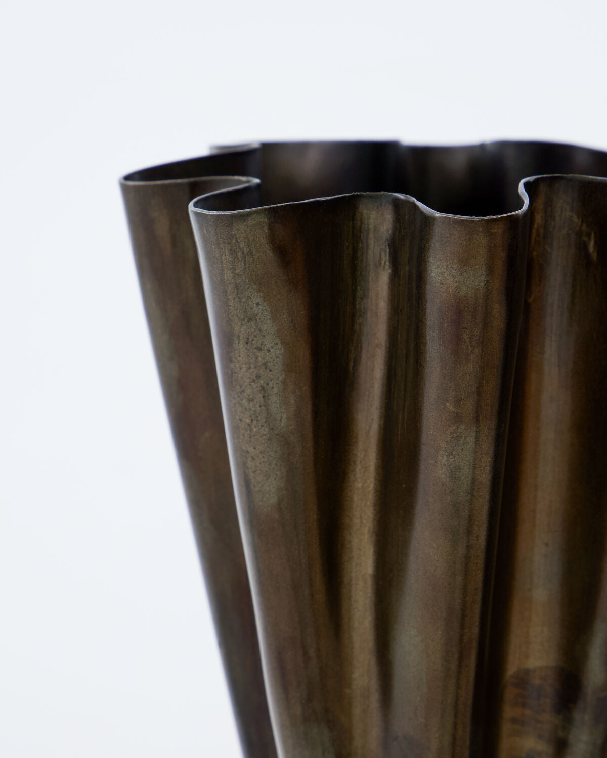 House Doctor Vase FLOOD klein goldenes finish Bronze
