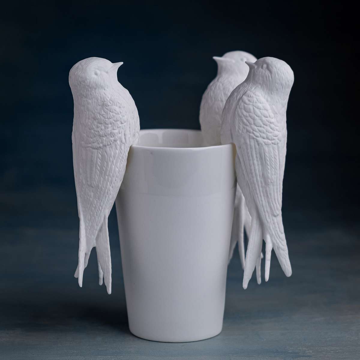 Klatt objects Vogel Schwalbe Kantenhocker Porzellan