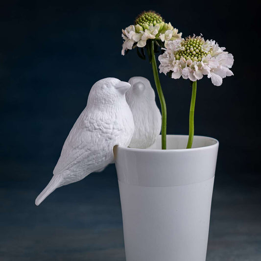 Klatt objects Vogel Spatz Kantenhocker Porzellan