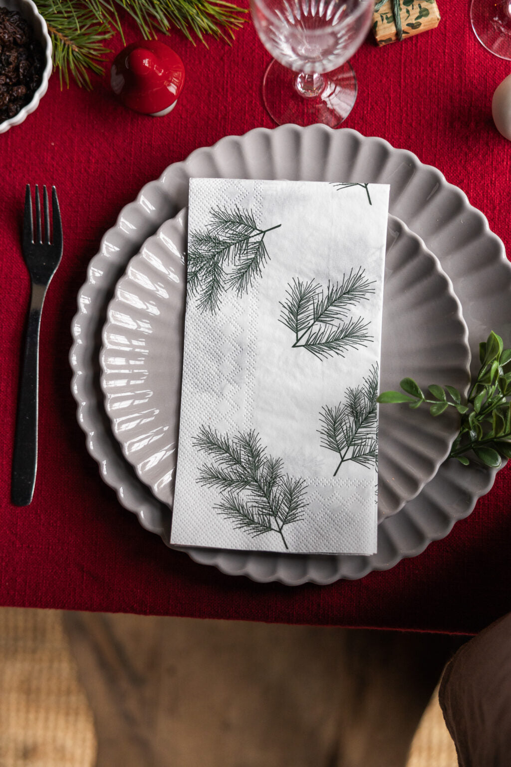 Storefactory Serviette VINTERGRAN Tannenzweige weiß