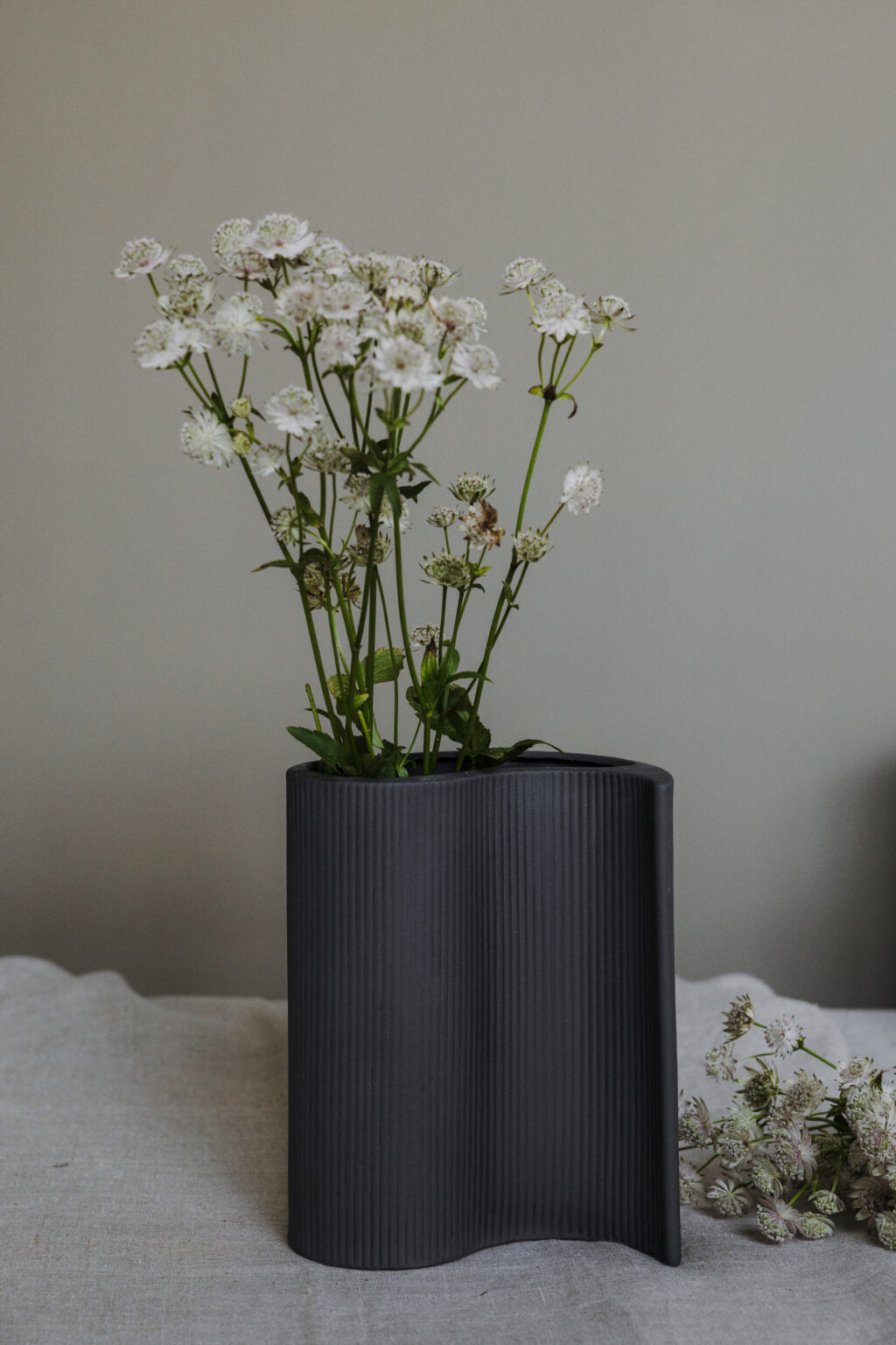 Storefactory Vase EDSHULT dunkel grau